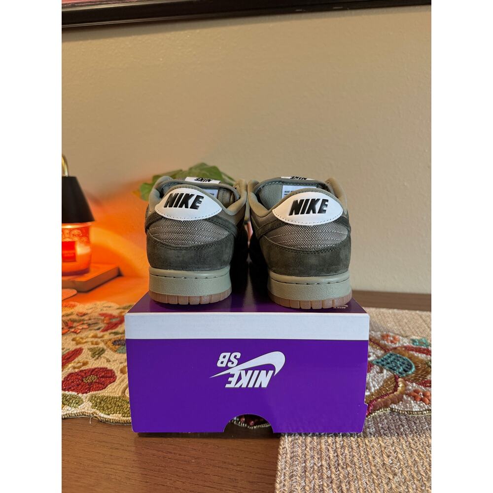 Nike SB Dunk Low Pro B Sequoia Light Army Olive Green Khaki Medium HJ0367 301 - Picture 4 of 9